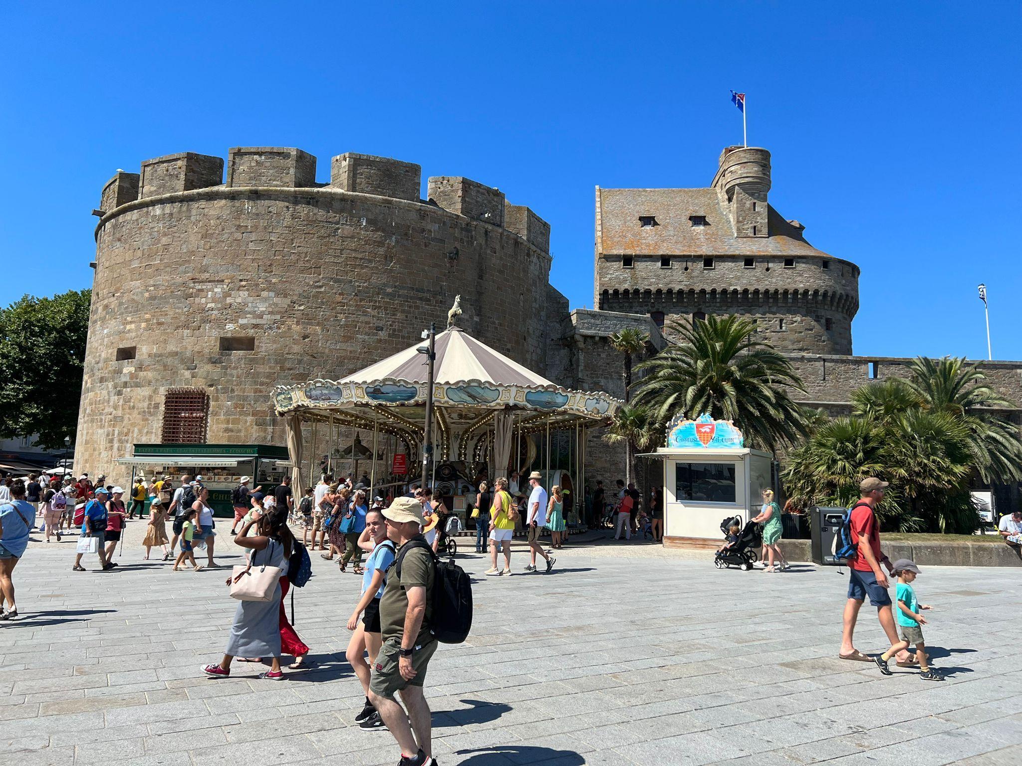 Saint Malo château taxi gare
