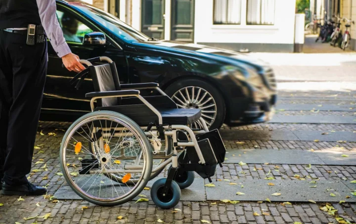 taxi conventionné Rennes transport médical VSL fauteuil roulant chauffeur privé Rennes